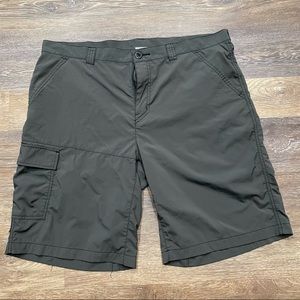Columbia Shorts Greay Size 40